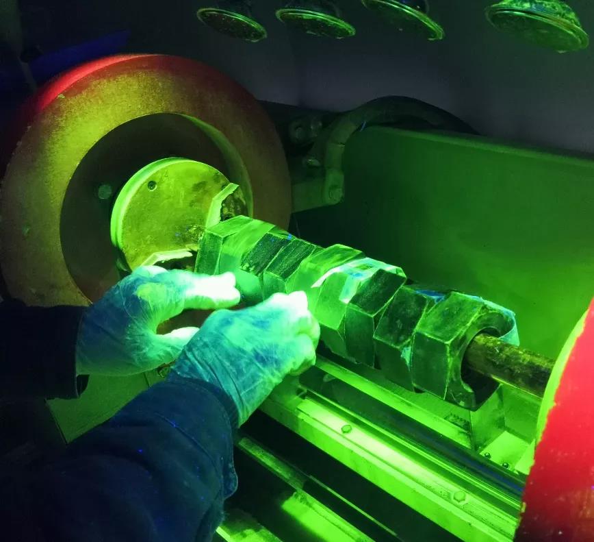 如何对螺栓螺母进行正确磁粉探伤 如何对螺栓螺母进行正确磁粉探伤